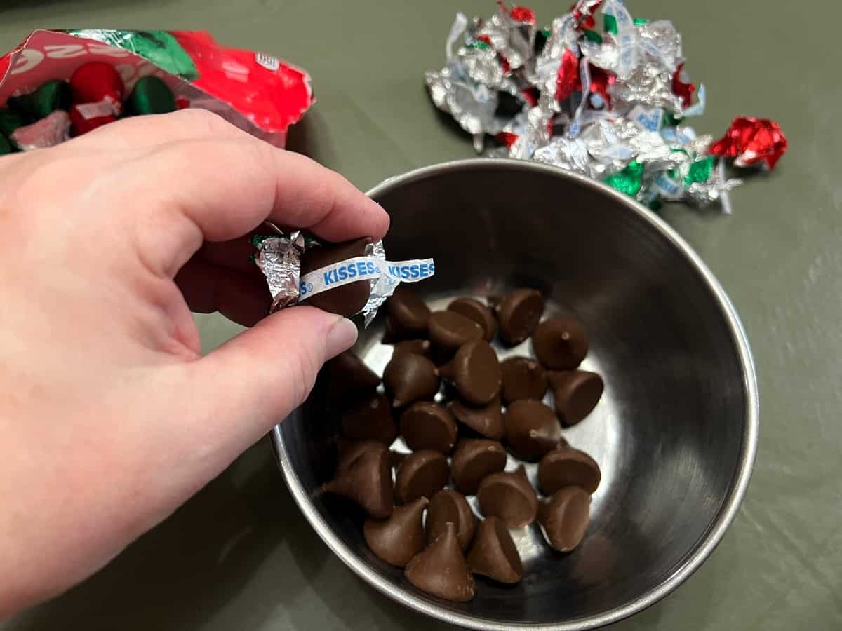 Remove Wrappers for the Chocolate Kisses