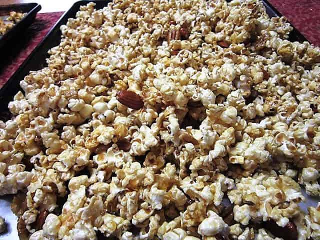 Caramel Popcorn with Almonds