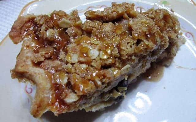Apple Pie with Crumb Topping
