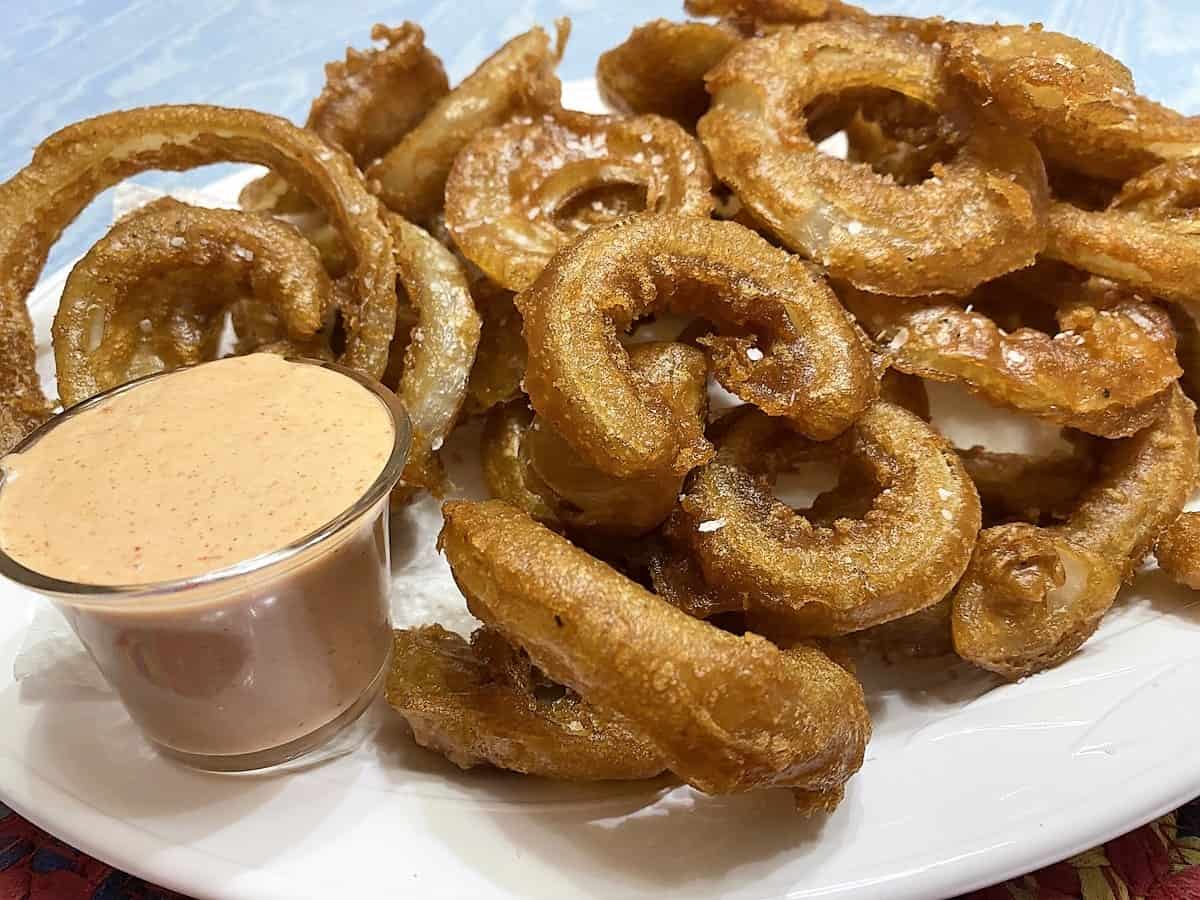Serving Onion Rings with Dipping Sauce