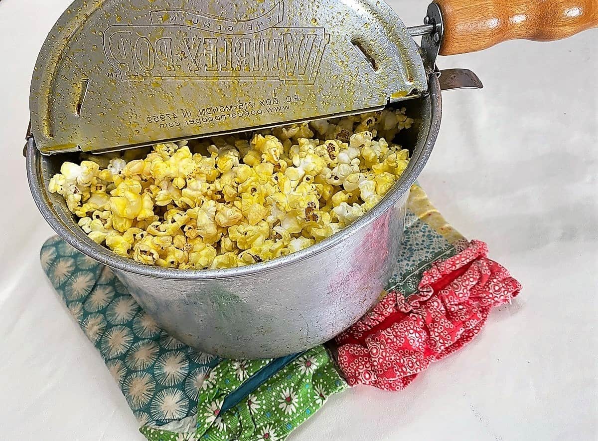 Making Kettle Corn in a Whirly-Pop