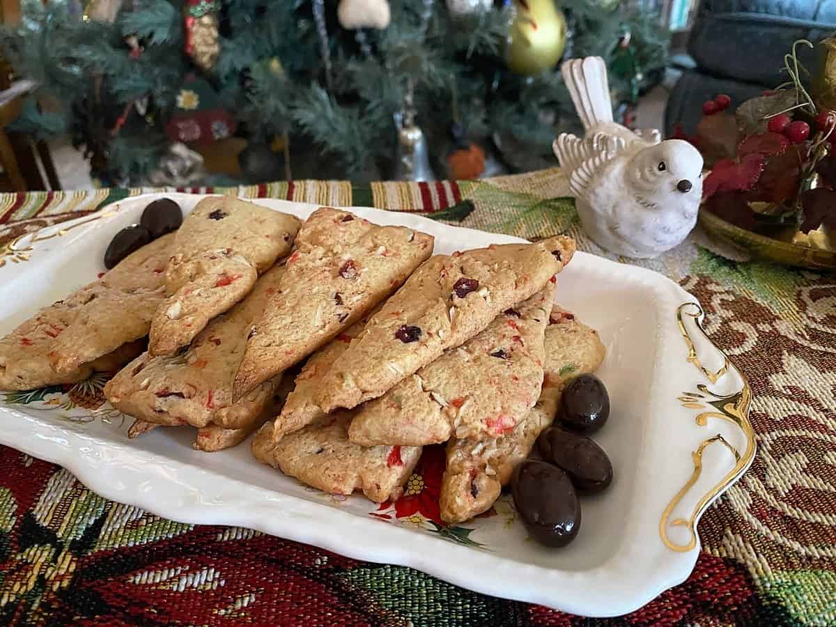 Serve these Holiday Cookies for an Afternoon Tea with a Friend
