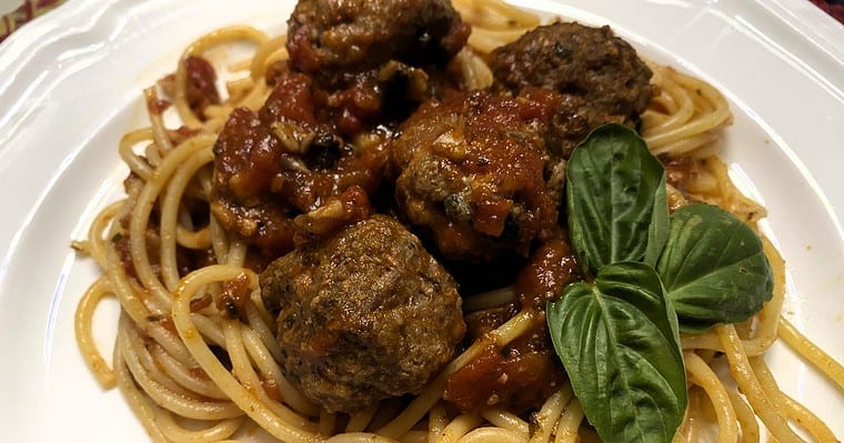 Homemade Spaghetti Sauce with Meatballs