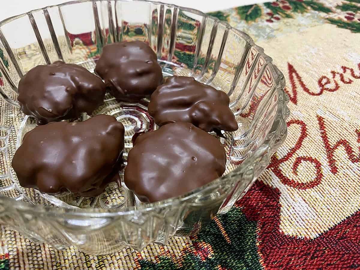 Serve Caramel Pecan Clusters as a Holiday Treat