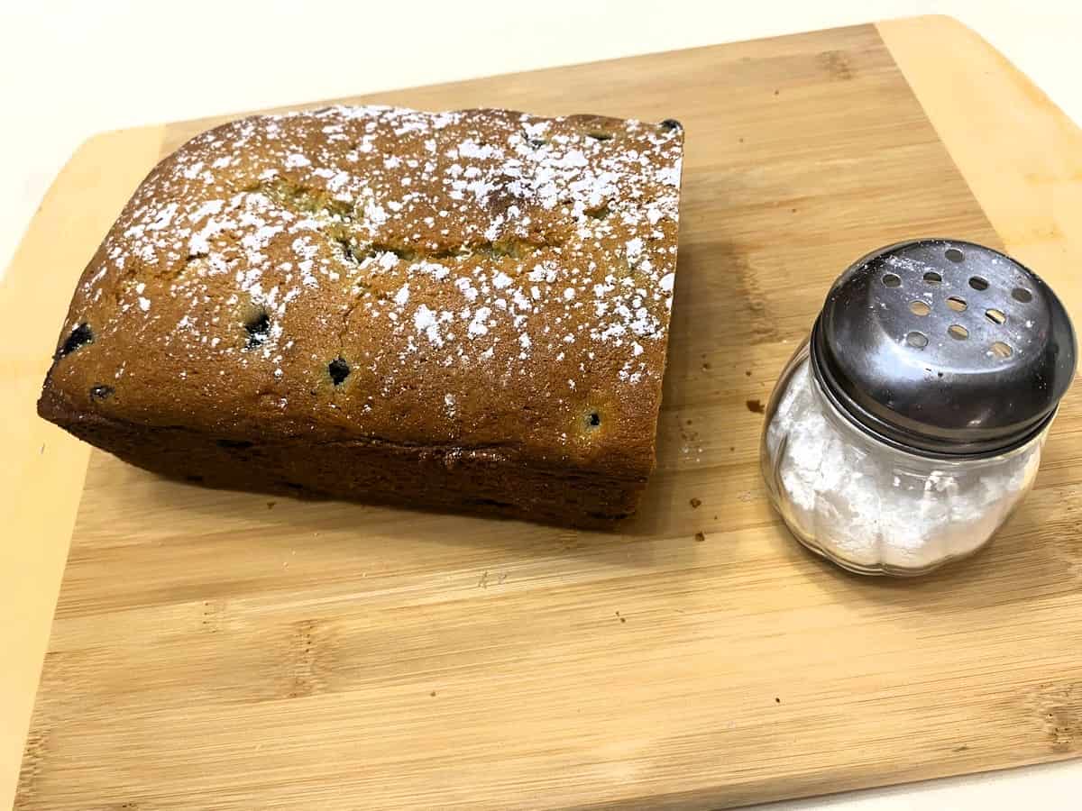 Sprinkle Loaf with Powdered Sugar Before Serving