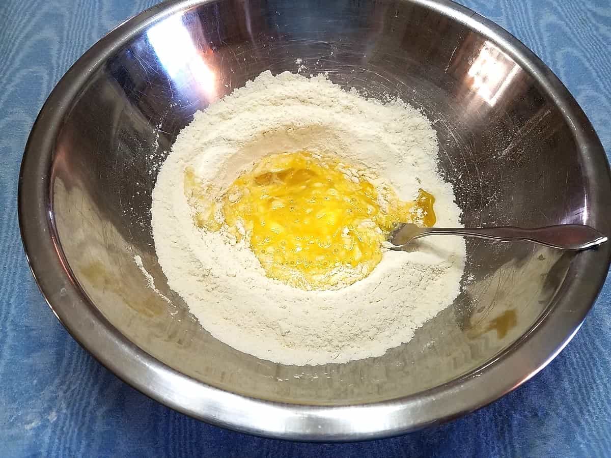 Mix Eggs with Flour to Make Pasta