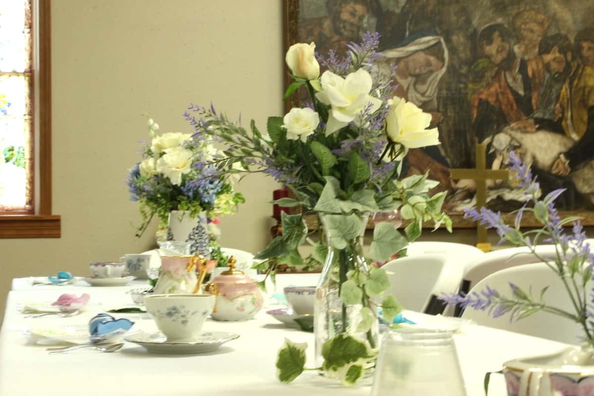 Decorations for the Tables - White Roses, Purple and Blue Decorations with English Ivy