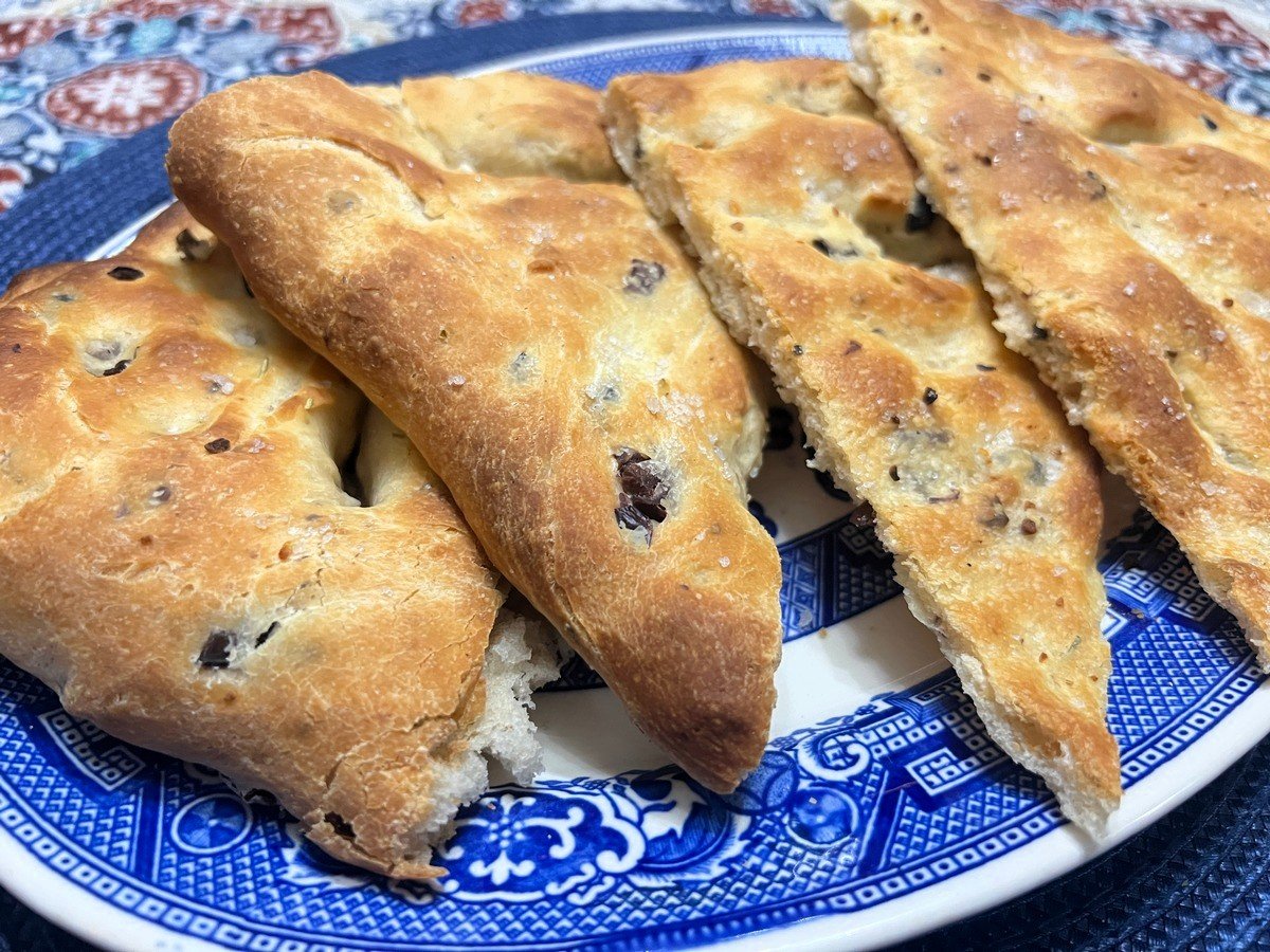 Serve Sliced Sourdough Olive Flatbread on Pretty Platter - Blue Willow Pattern