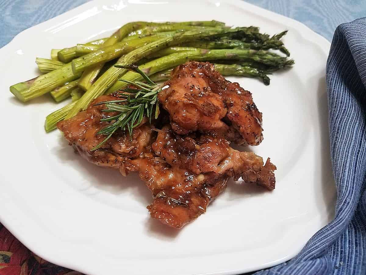 Baked Apricot-Glazed Chicken Thighs