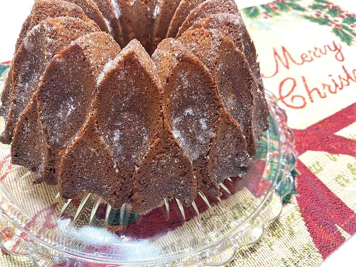 The Sugar Topping Gives this Cake a Holiday Sparkle