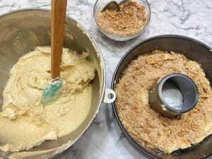Create Layers of Cake Batter and Cinnamon Mixture