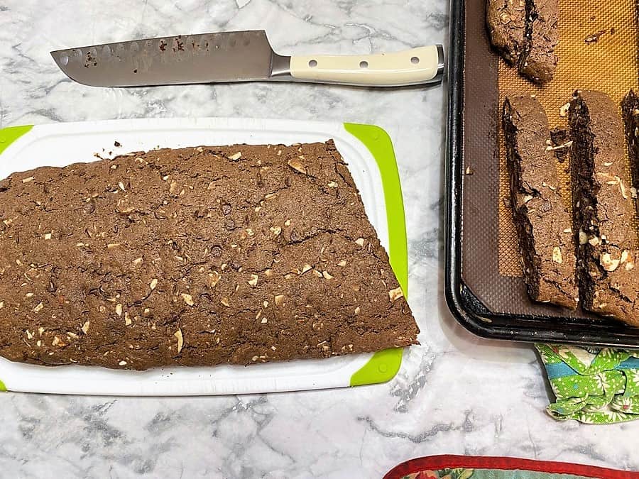 Slicing the Biscotti Log