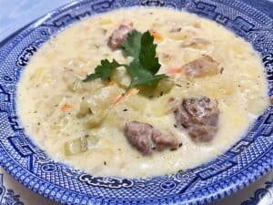 Recipe for Creamy Cabbage and Bratwurst Soup