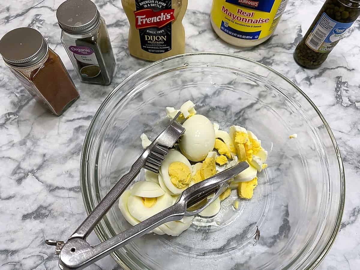 Slice Boiled Eggs with Egg Slicer