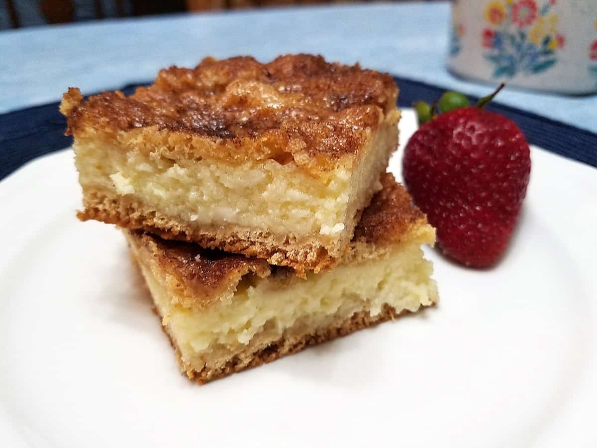 Cinnamon Sopapilla Cheesecake Bars