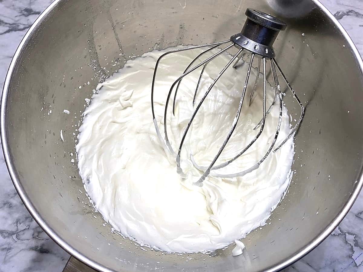 Whisk the Whipping Cream - Chantilly Cream
