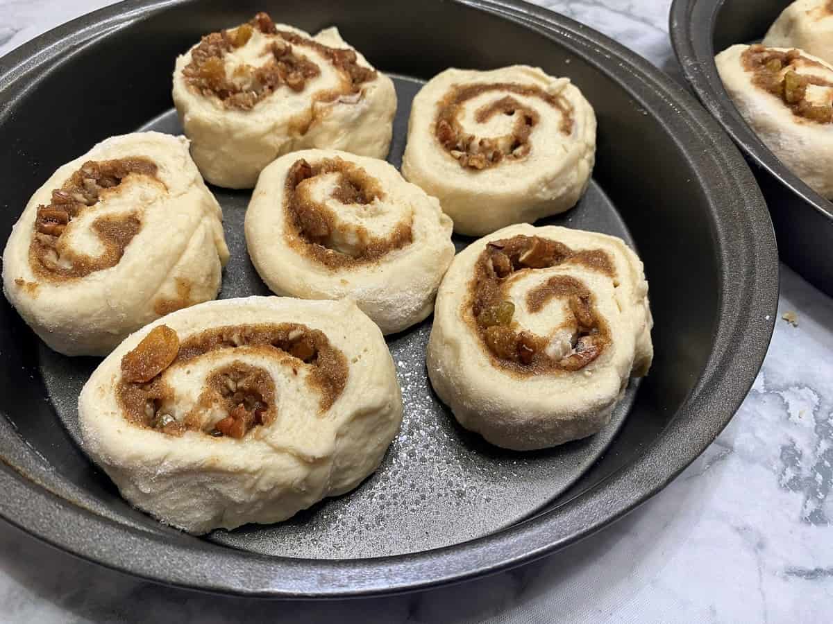 Place Rolls in Round Baking Pan to Rise