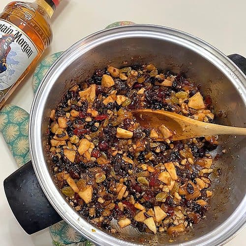 Recipe for Fruit and Nut Mincemeat - Add Rum to the Mincemeat