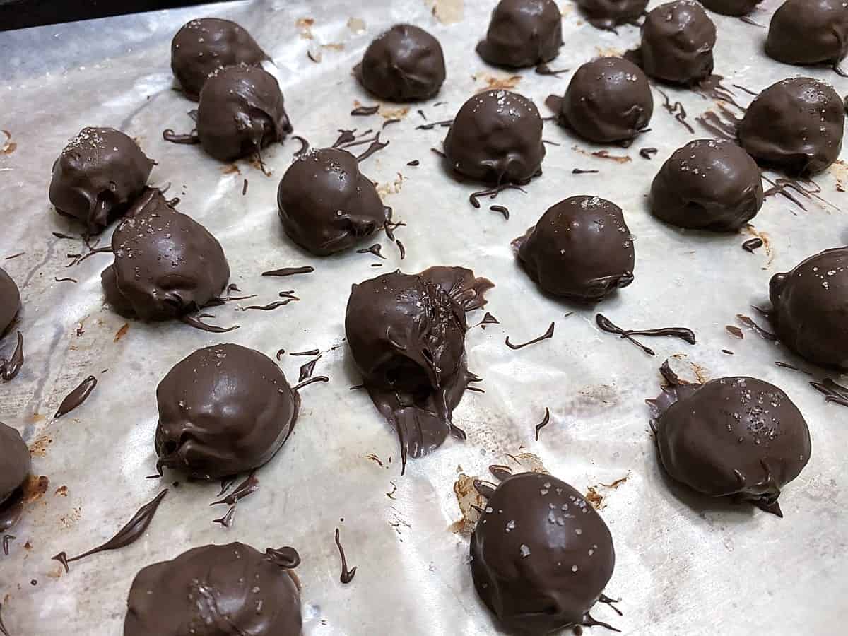 Make Your Own Homemade Chocolate Truffles